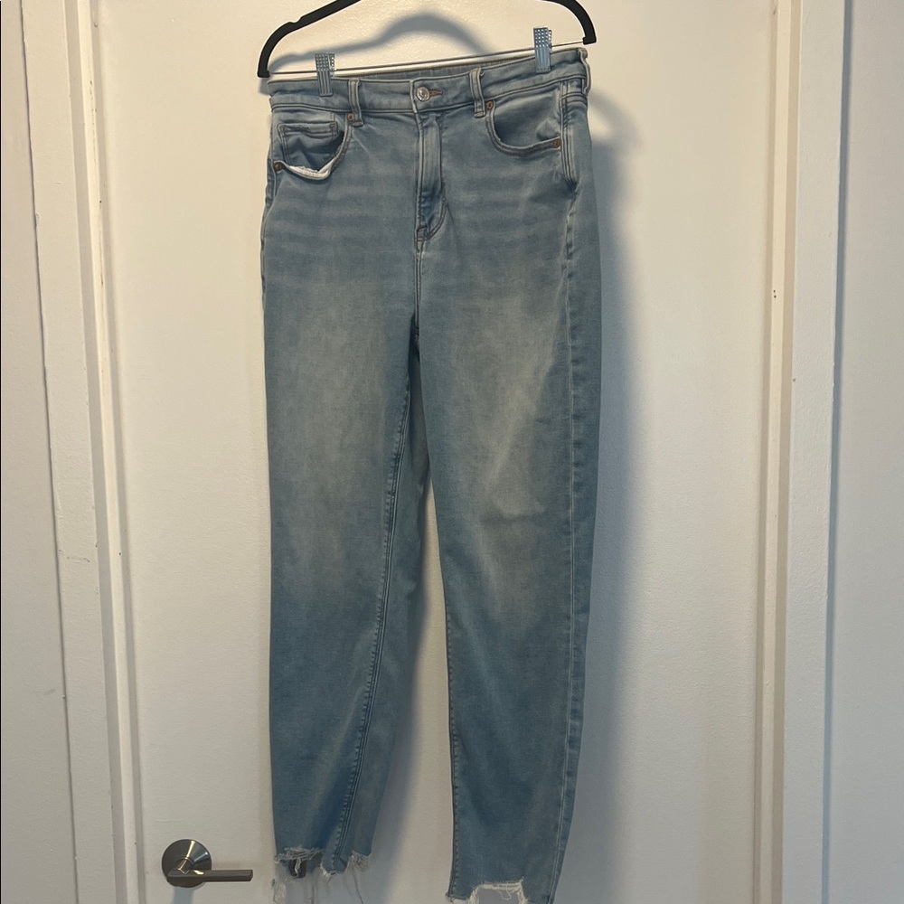 American Eagle Outfitters Light Blue Cropped Jeans